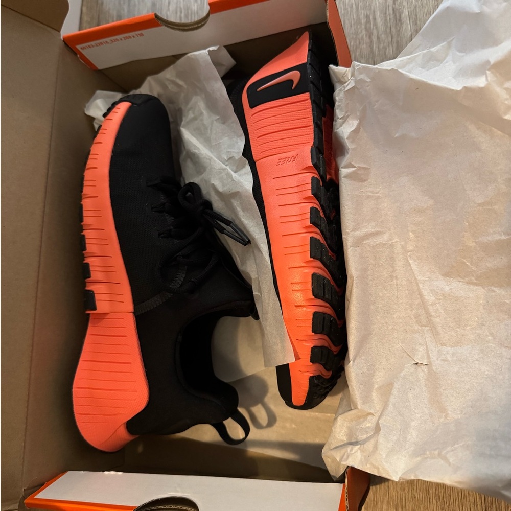 BNWT Nike free metcon 6 sneakers size 7